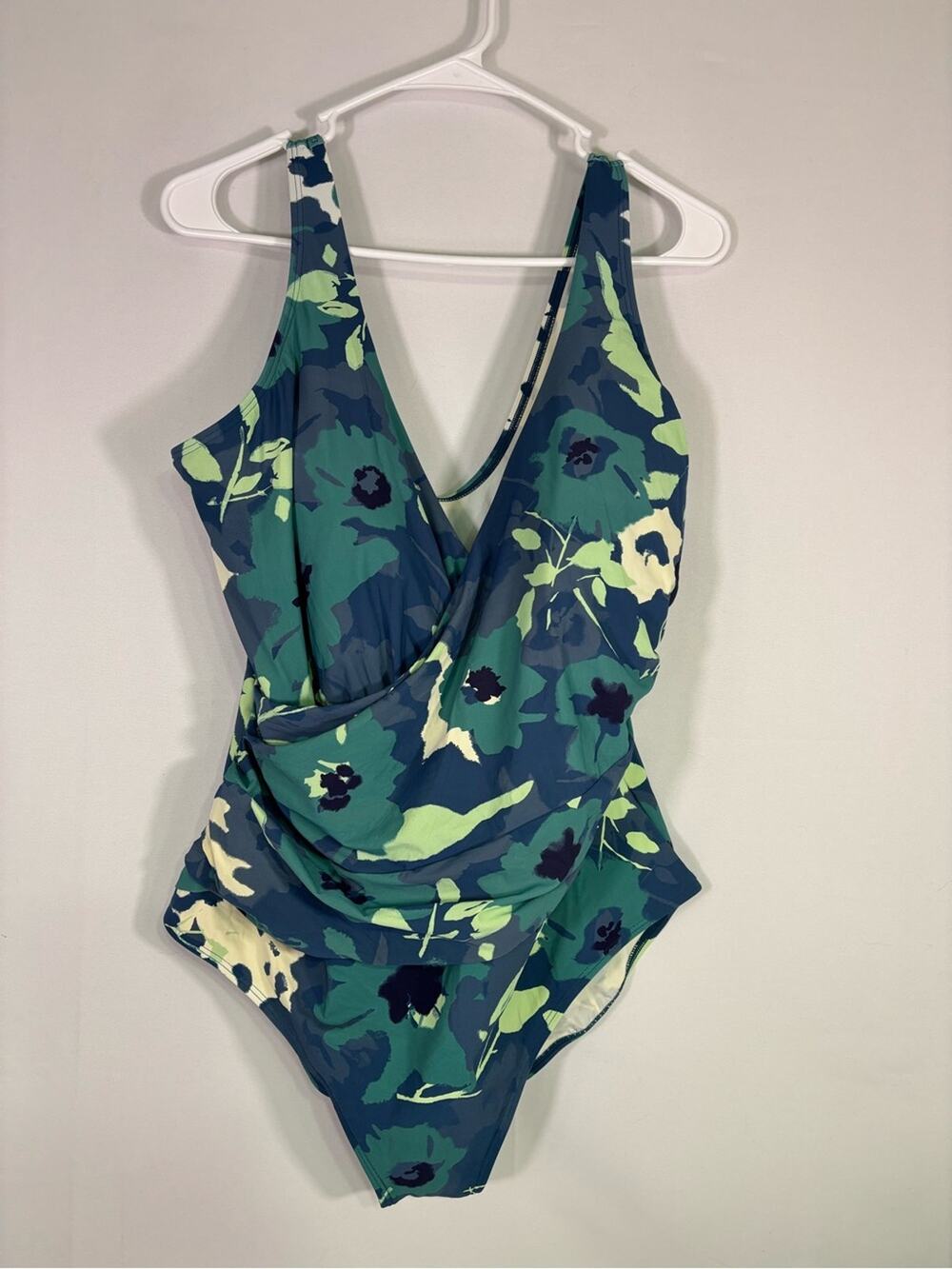L.L.Bean Plus Floral One Piece Swimsuit UPF 50 Ruched Tummy Control Sz 20W 0718